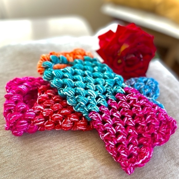 MULTI COLORED HANDMADE FINGERLESS GLOVES - Picture 5 of 7